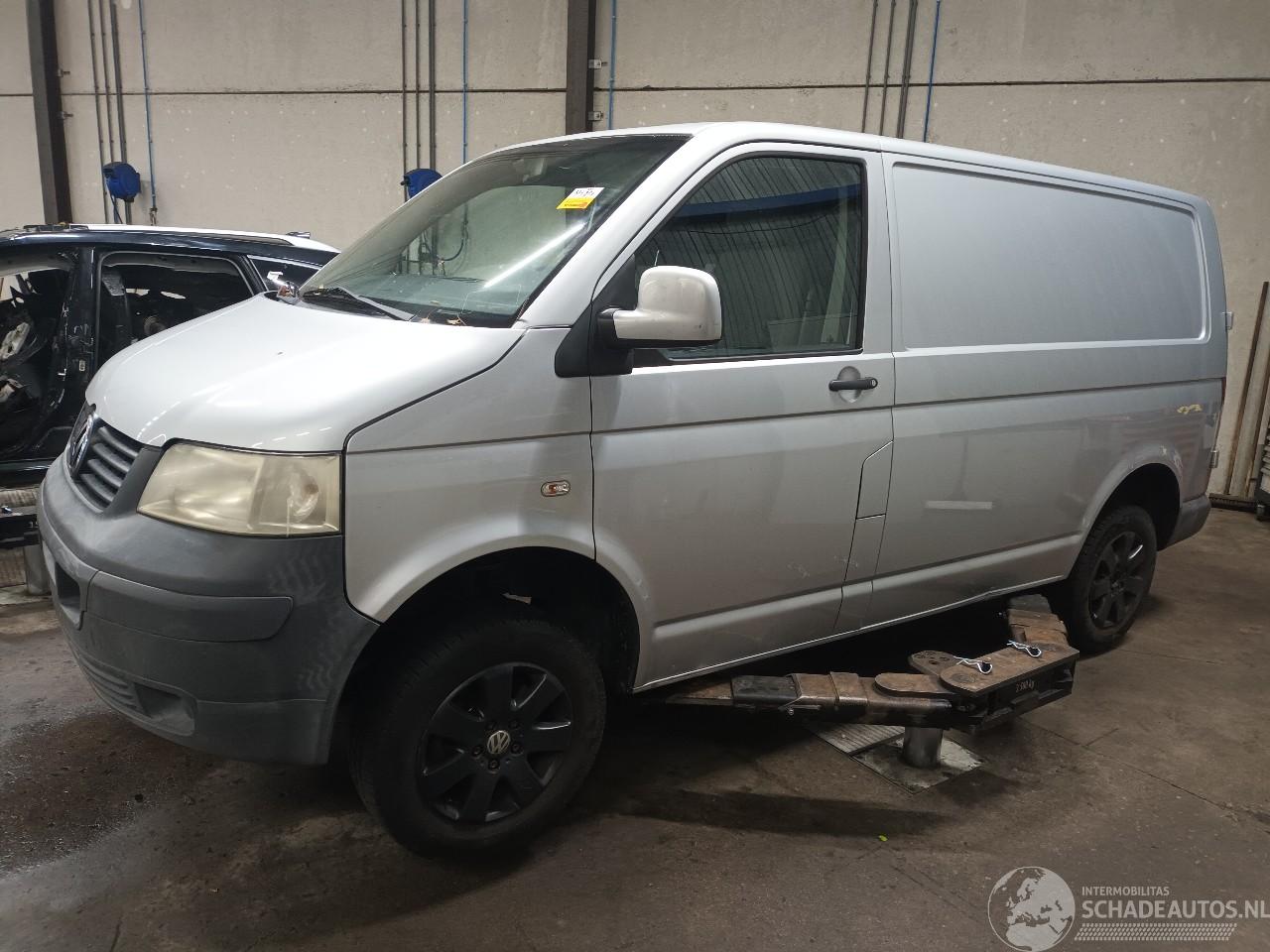 Volkswagen Transporter Transporter T5 Van 2.5 TDi (AXD) [96kW]  (04-2003/11-2009)