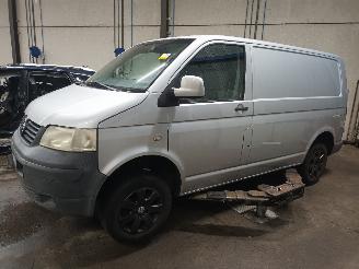 Sloopauto Volkswagen Transporter Transporter T5 Van 2.5 TDi (AXD) [96kW]  (04-2003/11-2009) 2005