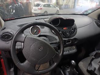 Renault Twingo Twingo II (CN) Hatchback 3-drs 1.5 dCi 90 FAP (K9K-820(K9K-P8)) [63kW]=
  (10-2010/09-2014) picture 5