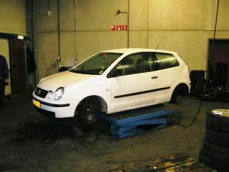 Volkswagen Polo (9n1/2/3) hatchback 1.9 sdi (asy)  (09-2001/06-2005) picture 7
