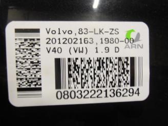 Volvo V-40 (vw) 1.9 d (d4192t4)  (07-2000/03-2004) picture 2