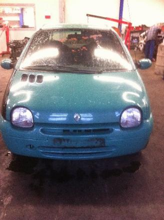 Renault Twingo (c/s06) hatchback 1.2 spi phase i (c3g-700)  (10-1992/08-1996) picture 4