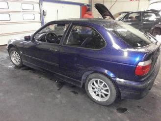 BMW 3-serie compact (e36/5) hatchback 318 tds (m41-d18)  (01-1995/08-2000) picture 3