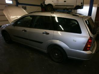 Ford Focus i wagon combi 1.6 16v (fydc)  (12-1998/11-2004) picture 3
