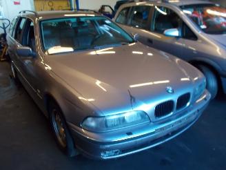 BMW 5-serie touring (e39) combi 523i 24v (m52-b25(256s4))  (01-1997/09-2000) picture 4