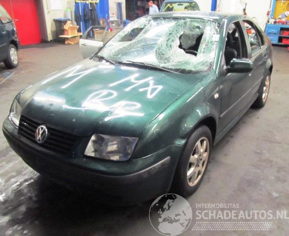 Volkswagen Bora (1j2) sedan 1.6 16v (aus)  (03-2000/10-2000)