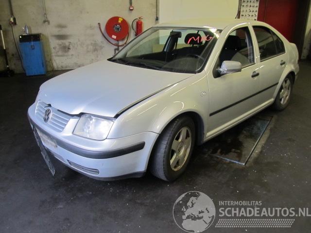 Volkswagen Bora (1j2) sedan 1.6 (akl)  (09-1998/05-2005)