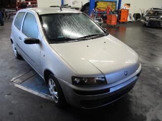 Fiat Punto ii (188) hatchback 1.2 60 s (188.a.4000)  (09-1999/12-2010) picture 2