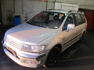 Mitsubishi Space-wagon  picture 1