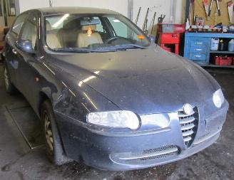 Alfa Romeo 147 147 (937) Hatchback 1.6 Twin Spark 16V (AR37.203) [77kW]  (01-2001/03-2010) picture 2