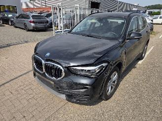 Unfallwagen BMW X1 25e Xdrive  Plug-in hybride 2021/11