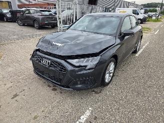 Schadeauto Audi A3 30 TFSI Automaat 2023/11