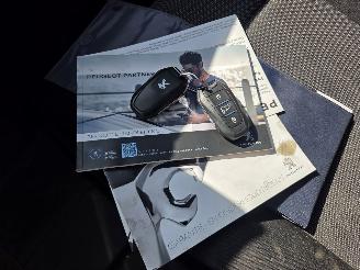 Peugeot Partner 1.5 BlueHDI Premium automaat | Motorschade picture 13