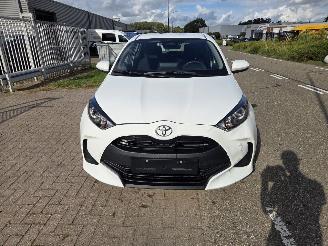 Toyota Yaris Hybrid picture 2