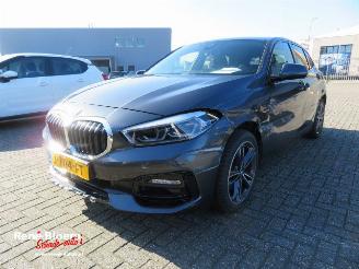 BMW 1-serie 118i High Executive Automaat 140pk picture 4