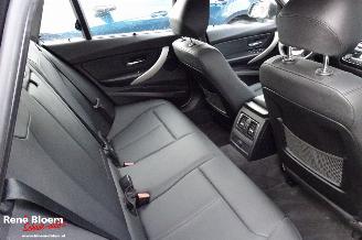 BMW 3-serie 318d Luxury picture 11