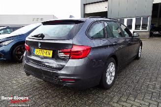 BMW 3-serie 318d Luxury picture 4