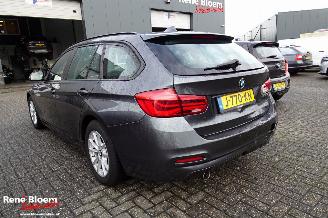 BMW 3-serie 318d Luxury picture 2