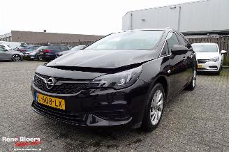 uszkodzony samochody osobowe Opel Astra Sports 1.2 Business Elegance 131pk 2021/6