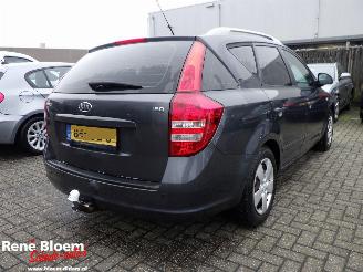 krockskadad bil auto Kia Cee d 1.4 X-TRA ISG 5drs Navi 109pk 2009/6