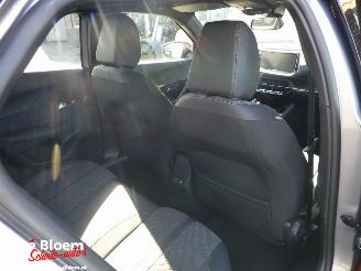 Peugeot 2008 1.2 PureTech 100 Navi picture 9