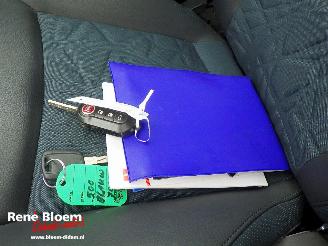 Fiat 500 1.0 Hybrid Launch Edition picture 26