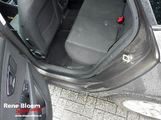 Seat Leon 1.6 TDI Style Connect Navi 110pk picture 13
