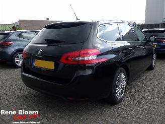 Coche accidentado Peugeot 308 SW 1.2 PureTech Premium 131pk 2018/6