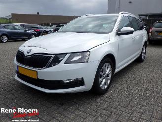 damaged passenger cars Skoda Octavia 1.0 TSI Greentech Ambition Business DSG-automaat 2019/5