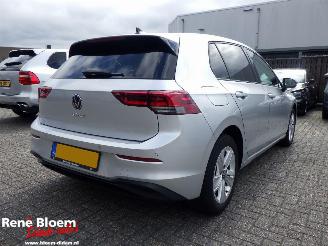 Vaurioauto  passenger cars Volkswagen Golf 1.0 TSI Life Business 110pk 2022/9