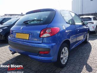 damaged passenger cars Peugeot 206+ 1.4 XS 75pk Airco 2010/3