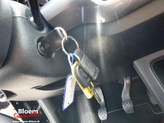 Seat Mii 1.0 Sport Connect 5drs Airco picture 17