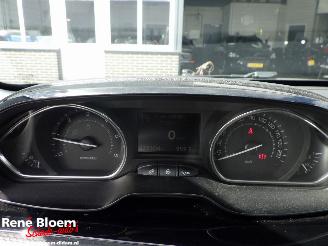 Peugeot 2008 1.6 e-HDi Allure 116pk picture 13