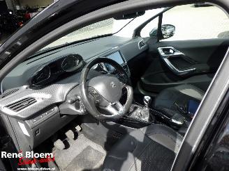 Peugeot 2008 1.6 e-HDi Allure 116pk picture 12