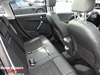 Peugeot 2008 1.6 e-HDi Allure 116pk picture 9