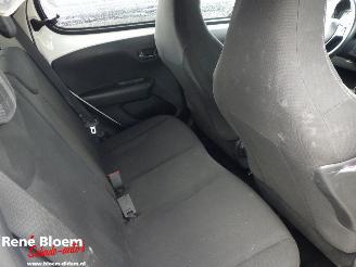 Peugeot 108 1.0 e-VTI Allure 5drs Clima picture 11