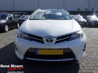 Toyota Auris 1.6 Hybrid Lease picture 6