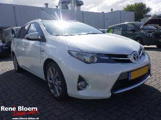 Toyota Auris 1.6 Hybrid Lease picture 5
