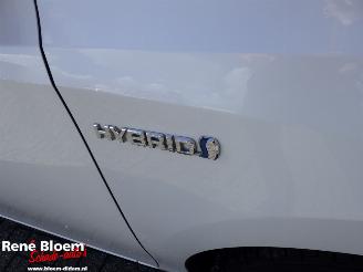 Toyota Auris 1.6 Hybrid Lease picture 7
