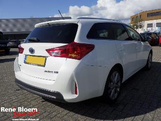 Toyota Auris 1.6 Hybrid Lease picture 4