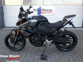 krockskadad bil motor CFMoto  450 NK 2025/3
