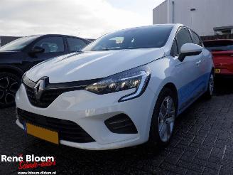 krockskadad bil auto Renault Clio 1.5 dCi Zen Airco 2020/11