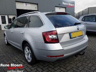 Skoda Octavia Combi 1.6 TDI Greentech Style Business Automaat picture 2