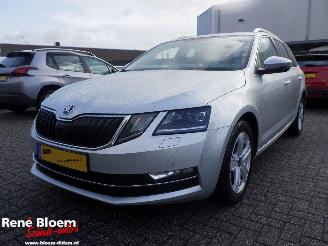 Schadeauto Skoda Octavia Combi 1.6 TDI Greentech Style Business Automaat 2017/6