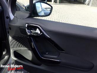 Peugeot 208 1.2 PureTech Signature Navi 5drs picture 11