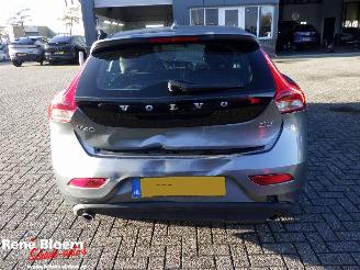 Volvo V-40 2.0 D3 Dynamic 150pk Aut Edition picture 3