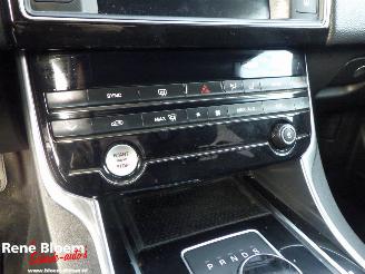 Jaguar XE 2.0D Prestige Aut 163pk picture 14