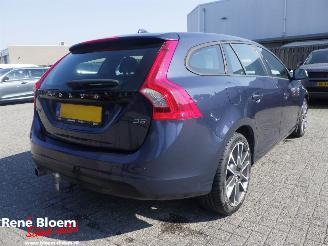 skadebil auto Volvo V-60 2.0 D3 2012/1