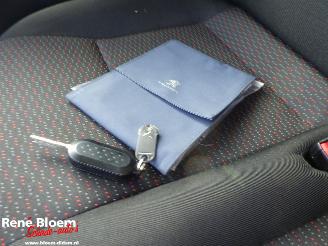 Peugeot Boxer 2.2 BlueHDI L2H1 Premium picture 17