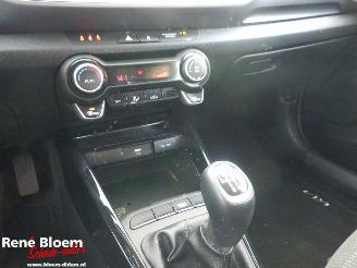 Kia Stonic 1.0 T-GDI MHEV Dynamicline picture 17